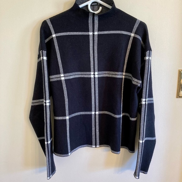 SHEIN Sweater - Picture 4 of 6